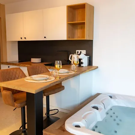 Domaine De Donstiennes 3* Thuin